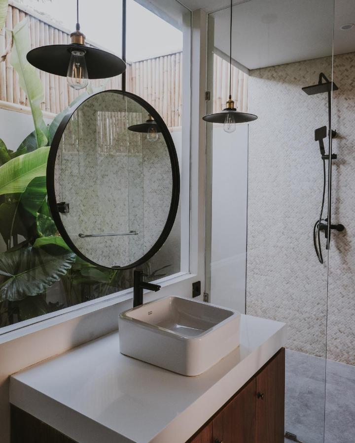New 4 Bedroom 5 Min Walk To Berawa Beach Enclosed Livng Canggu Exteriör bild